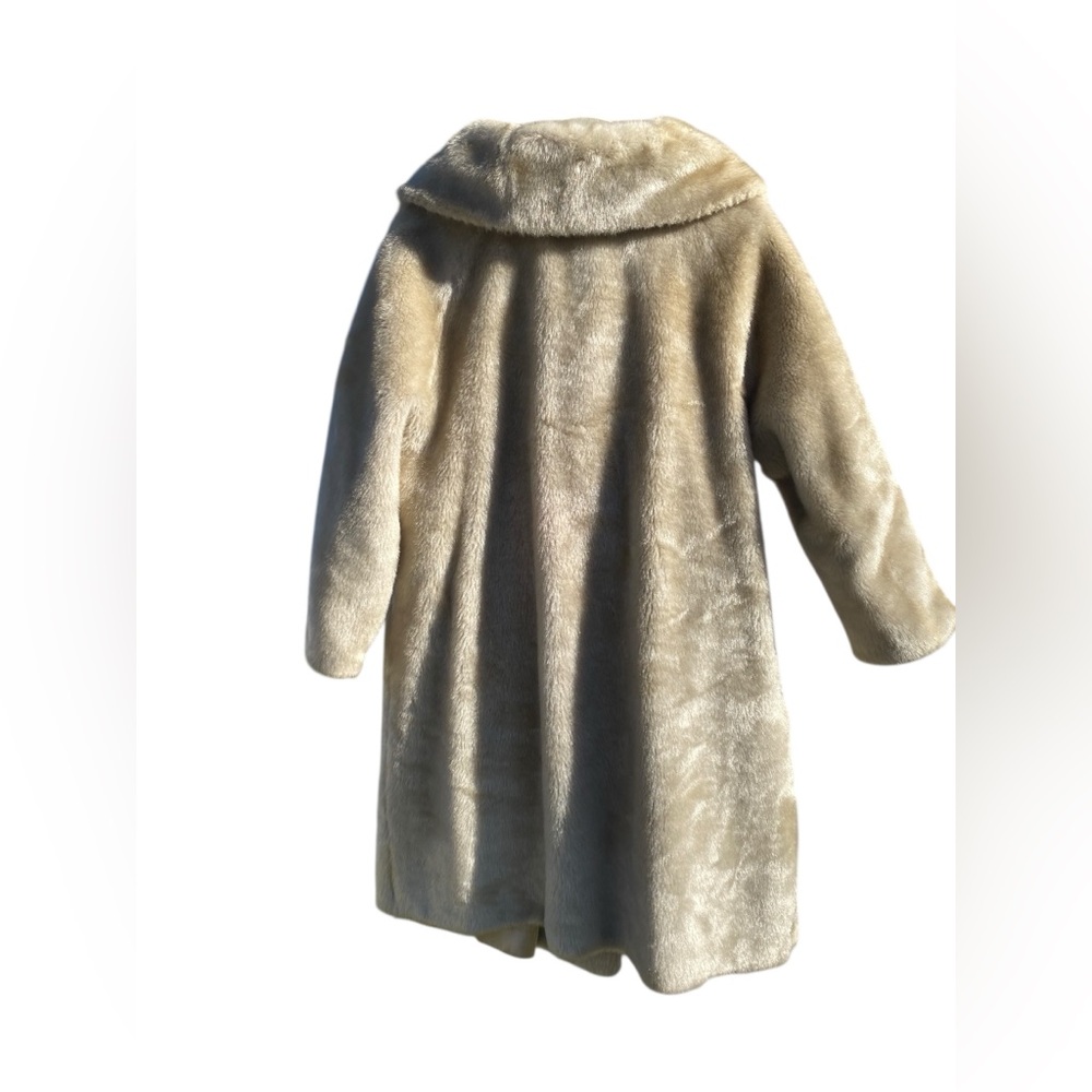 1960s Cream Faux Fur Coat 1960s Handmade faux fur collared button up coat. S - Picture 11 of 15